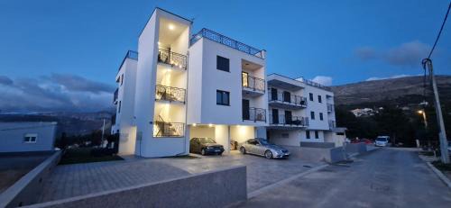 Podstrana Apartamento | Apartments L-A-M