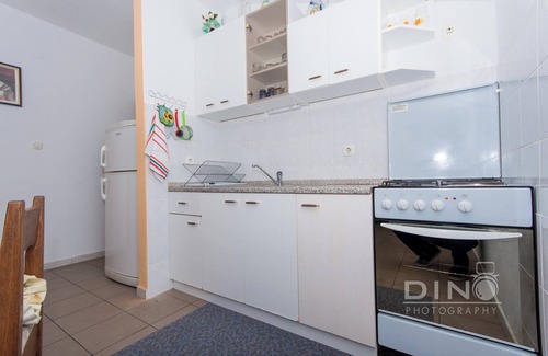 Arbanija Apartamento | Apartments Lela next to the beach