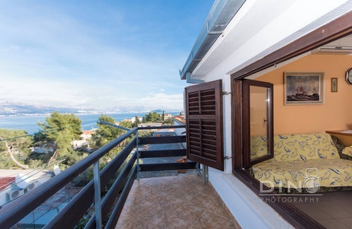 Arbanija Apartamento | Apartments Lela next to the beach