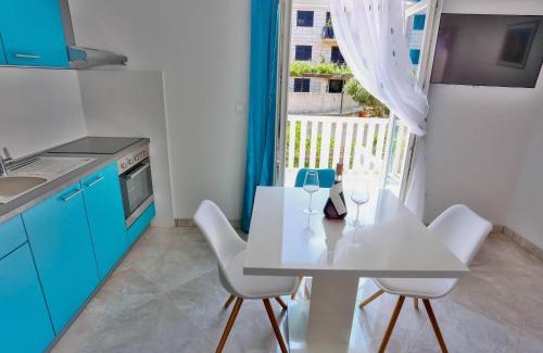 Sutivan Apartamento | Apartments Lenka - One Bedroom Apartment with Balcony and garden View A1