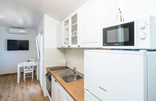 Lozica Apartamento | Apartments Lovro - One bedroom apartment with Balcony and Sea View 3