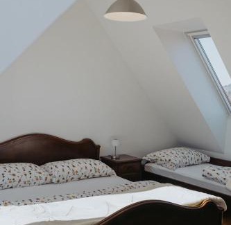 Sentjost Nad Horjulom Apartamento | Apartments Možinetova hiša
