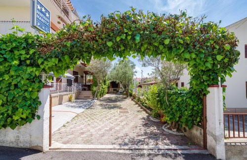 Brodarica Apartamento | Apartments Maretic Brodarica Center