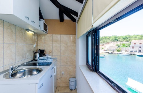 Krucica Apartamento | Apartamentos Melany - Estudio con terraza y vistas al mar