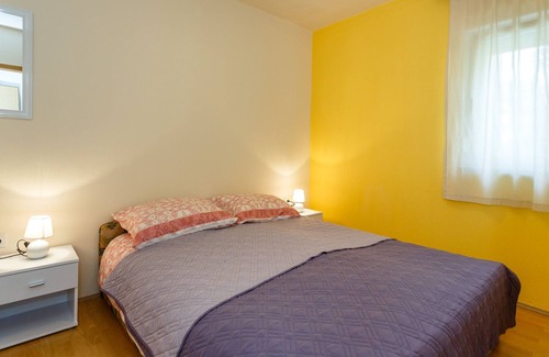 Baska Apartamento | Apartamento de cuatro estrellas con vistas al mar y piscina