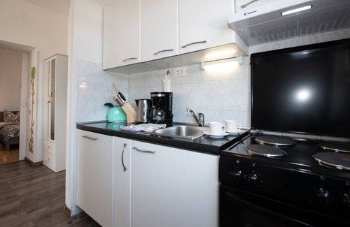 Ika Apartamento | Apartments Mirjana IKA - One Bedroom Apartment With Balcony And Sea View (A2)