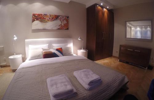 Vracar Apartamento | Apartments near St. Sava Temple