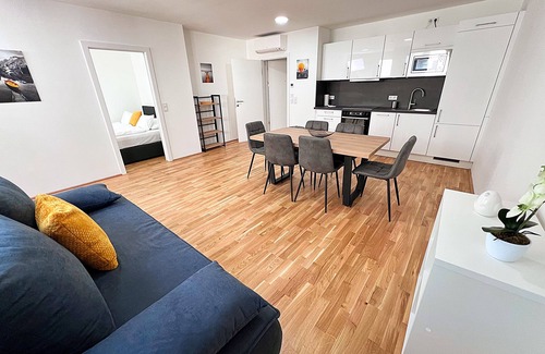 Funfhaus Apartamento | Apartments next to Public Transport GG13