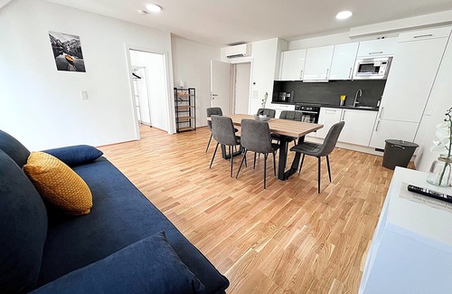 Funfhaus Apartamento | Apartments next to Public Transport GG13