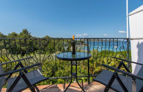 Prvic Luka Apartamento | Apartments Njoko