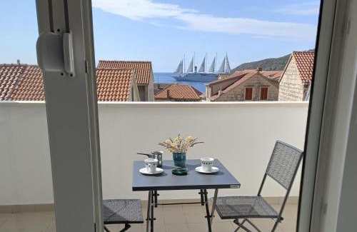 Komiza Apartamento | Apartments Nona Draga