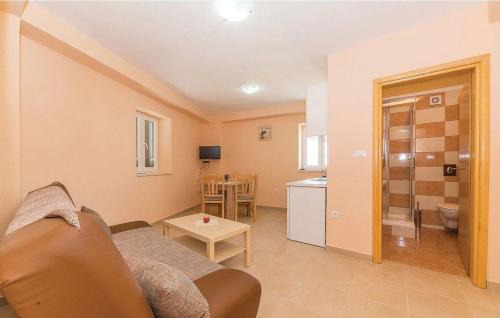 Banj Apartamento | Apartments Old grandfather's house