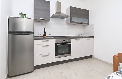 Metajna Apartamento | Apartments on the beach