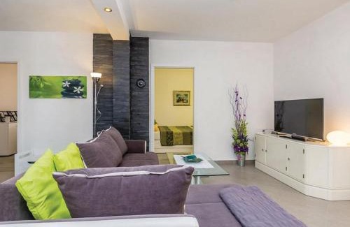 Cesarica Apartamento | Apartments Paola - Two Bedroom Apartment with Terrace and Sea view