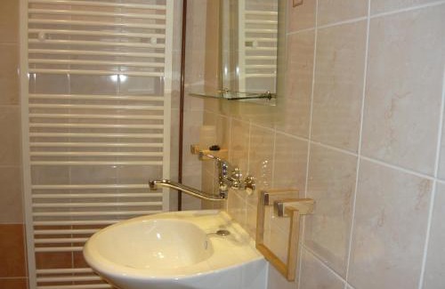 Hradec Kralove Casa | Apartments - Penzion Lena