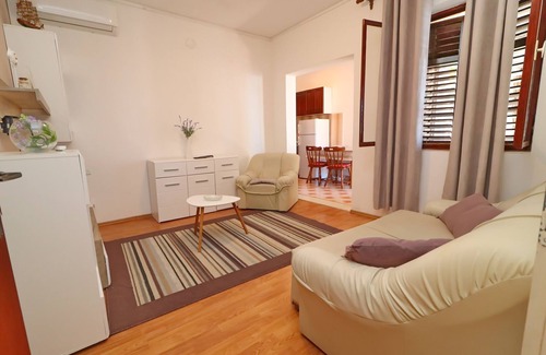 Smokvica Apartamento | Apartments Peselj-Three Bedroom Apartment with Terrace and Sea View