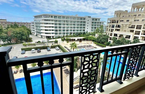 Golden Sands Apartamento | Apartamentos con vistas a la piscina en Golden Sands