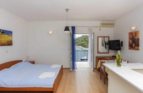 Saplunara Apartamento | Apartments Posta - Comfort Studio with Balcony and Sea View - Apartman 1