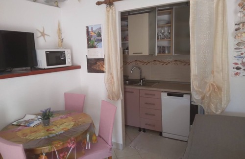 Cove Rogacic Apartamento | Apartments Roki (103621-A2) - Vis - island Vis