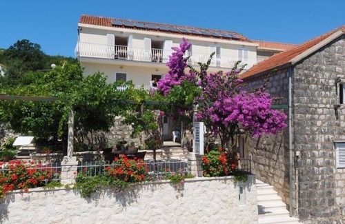 Slano Apartamento | Apartments & Room Eva Slano - Double Room with Balcony and Sea View (Kamara)