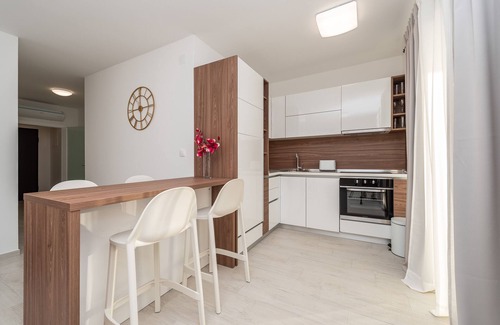 Zrce Casa | Apartments & Rooms Pool Villas Maris B