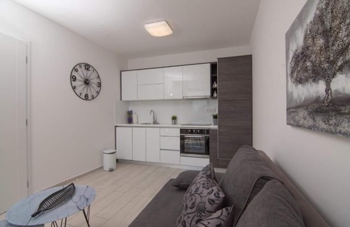 Zrce Casa | Apartments & Rooms Pool Villas Maris B