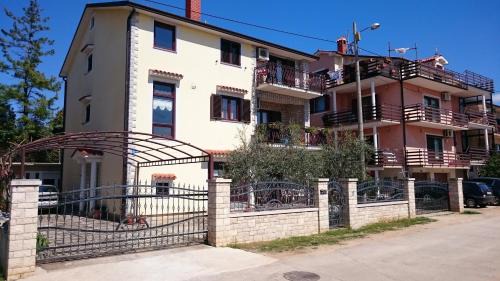 Murine Apartamento | Apartments Ruža