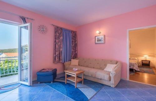 Molunat Apartamento | Apartments Saulan - One Bedroom Apartment with Balcony and Sea View Molunat