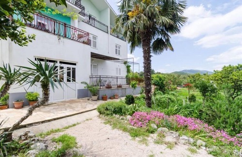 Drace Apartamento | Apartments Sutvid- One Bedroom Apartment with Loggia and Sea View