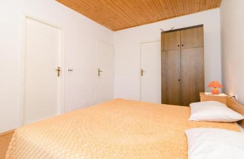 Drace Apartamento | Apartments Sutvid- One Bedroom Apartment with Loggia and Sea View