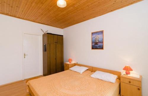 Drace Apartamento | Apartments Sutvid- One Bedroom Apartment with Loggia and Sea View