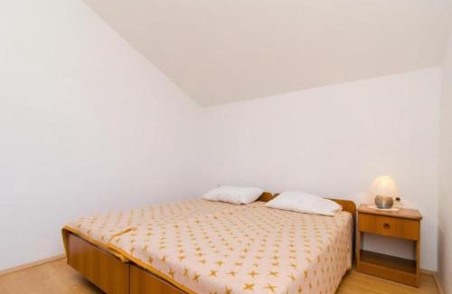 Drace Apartamento | Apartments Sutvid- Two Bedroom Apartment with Balcony and Sea View