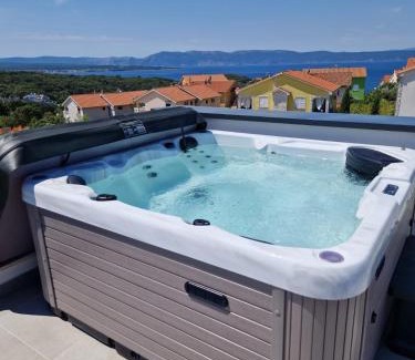 Njivice Apartamento | Apartments Terra Sun with Private Pool or Jacuzzi