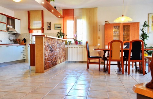Pucisca Apartamento | Apartamentos Tonka, (15098), Pućišća, isla de Brac, Croacia