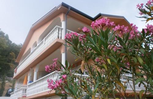 Municipality of Omisalj Apartamento | Apartments Viktorija