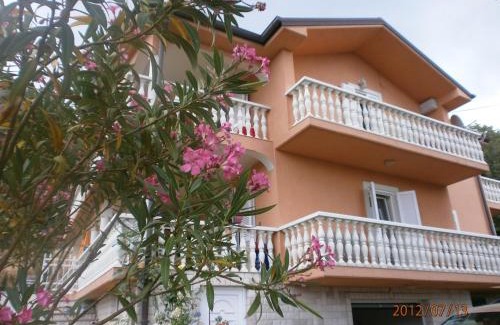 Municipality of Omisalj Apartamento | Apartments Viktorija