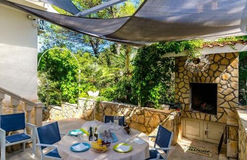 Vrboska Apartamento | Apartments Vila Jelka