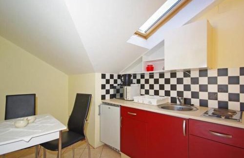 Sumartin Apartamento | Apartments Villa Rose - Economy Studio with Sea View and shared Terrace A3 crveni