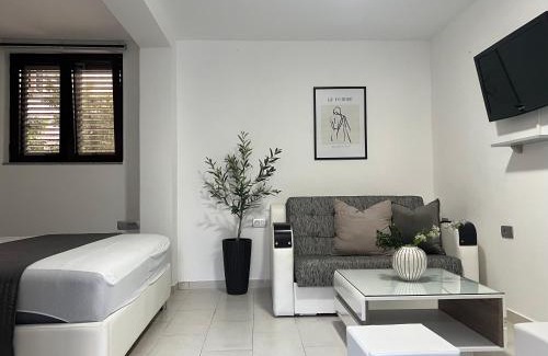 Maini Apartamento | Apartments Villa Stefan