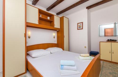 Milna (Brac) Apartamento | Apartments Vojka