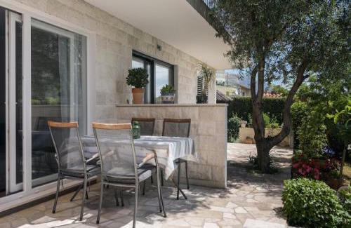Kastel Stafilic Apartamento | Apartments Vujina - One Bedroom apartment and Balcony