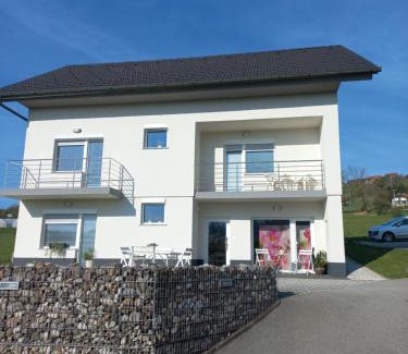 Podcetrtek Apartamento | Apartments & Wellness Dalija with Massages studio