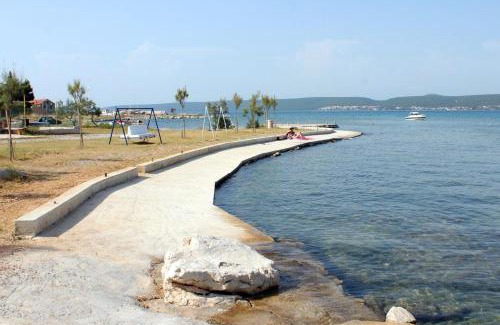 Mrljane Apartamento | Apartments with a parking space Mrljane, Pasman - 8498