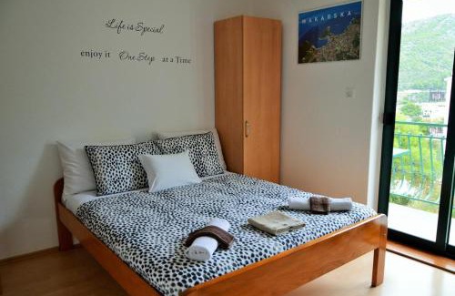 Drvenik Apartamento | Apartments with a parking space Drvenik Donja vala, Makarska - 12297