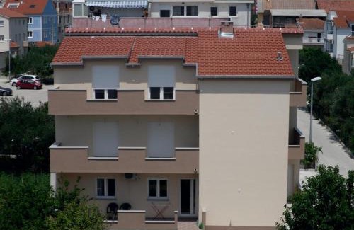 Kastel Stafilic Apartamento | Apartments with a parking space Kastel Stafilic, Kastela - 13375