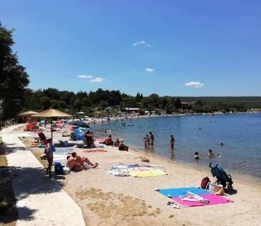 Gornji Karin Apartamento | Apartments with parking spaces Gornji Karin, Novigrad - 21514