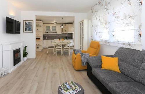 Kastel Gomilica Apartamento | Apartments with parking space Kastel Gomilica, Kastela - 20245