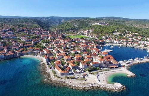 Postira Apartamento | Apartments with parking space Postira, Brac - 2911