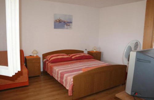 Cove Basina (Jelsa) Apartamento | Apartments with parking space Basina, Hvar - 12420