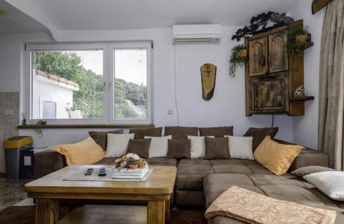 Banjol Apartamento | Apartments with parking space Banjol, Rab - 22226